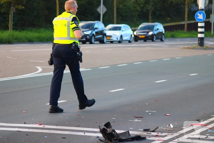 Auto botste achterop bestelbus