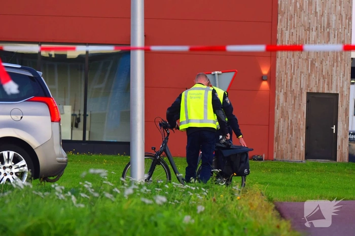 Fietser botst met auto, traumateam ingezet