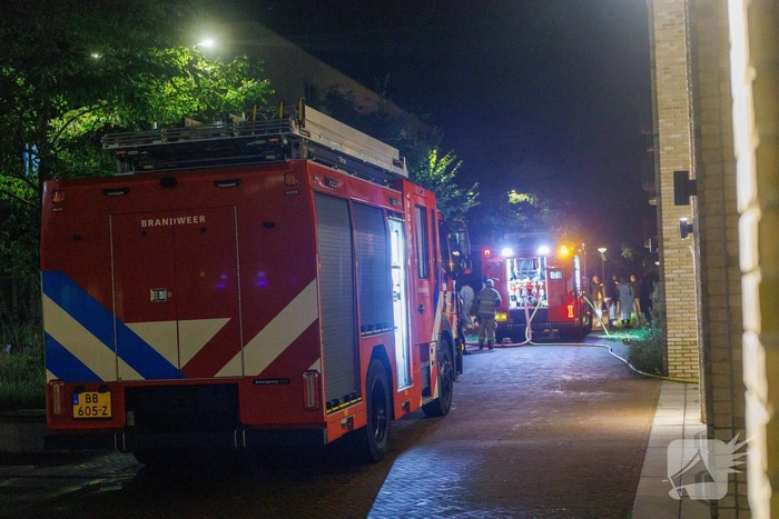 Middelbrand in appartement leidt tot ontruiming