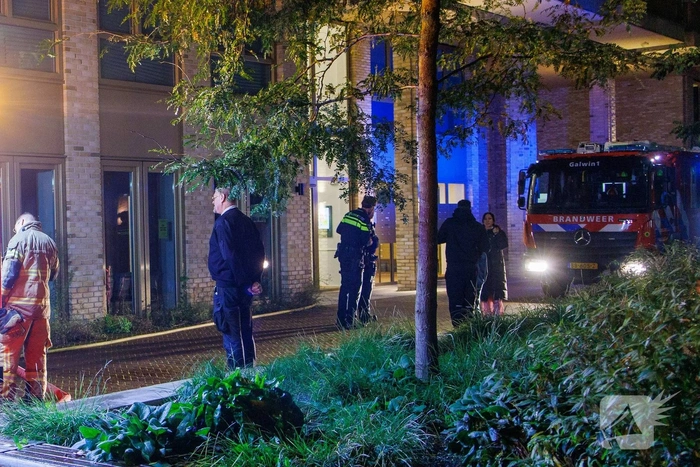 Middelbrand in appartement leidt tot ontruiming