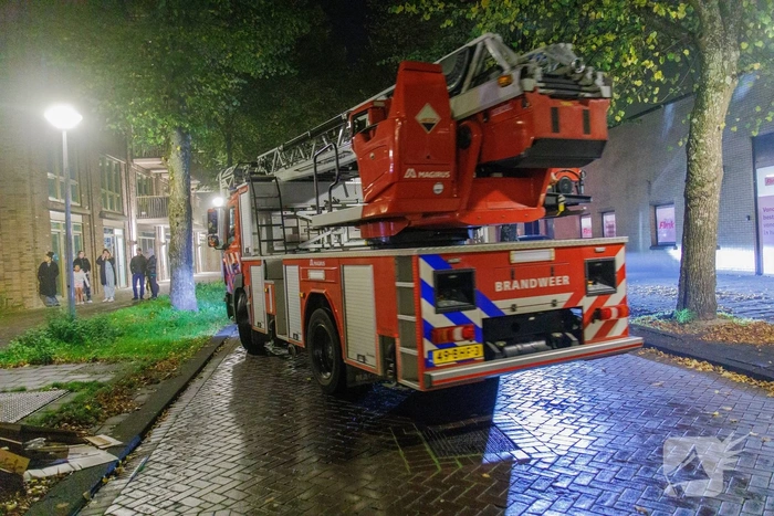 Middelbrand in appartement leidt tot ontruiming