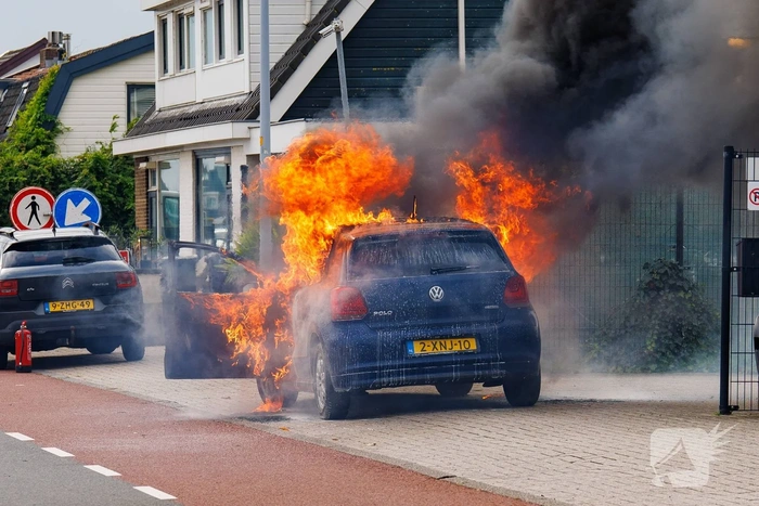 Brand in auto zorgt voor verkeershinder