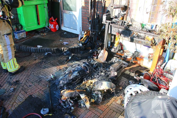 Explosie in achtertuin na vergeten sigaret