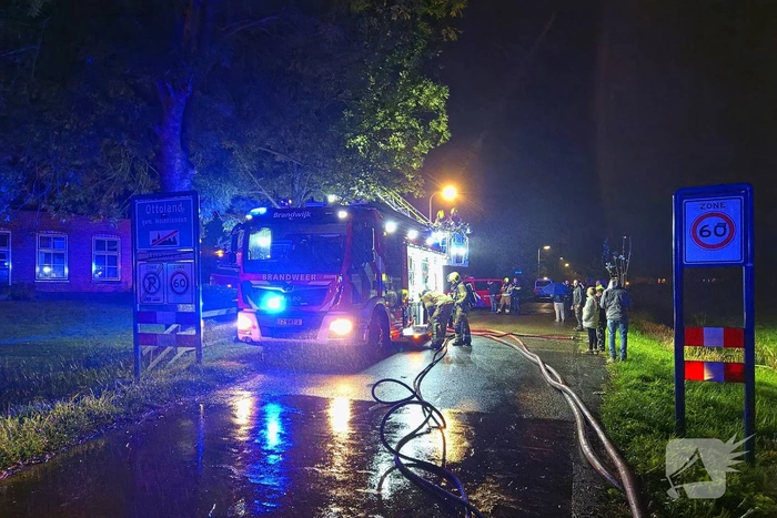 Brandweer ingezet vanwege brand in rietenkap