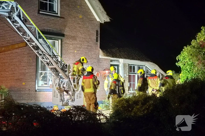 Brandweer ingezet vanwege brand in rietenkap