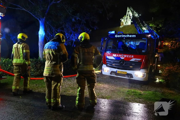 Brandweer ingezet vanwege brand in rietenkap