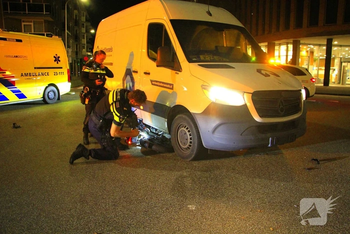 Man op fatbike ernstig gewond bij aanrijding met bestelbus