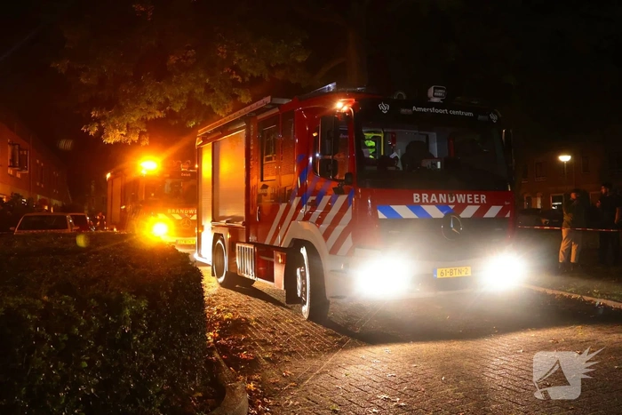 Explosie leidt tot grote brand in appartementencomplex