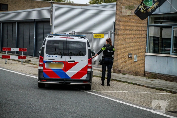 Overval op autobedrijf met dreiging vuurwapen