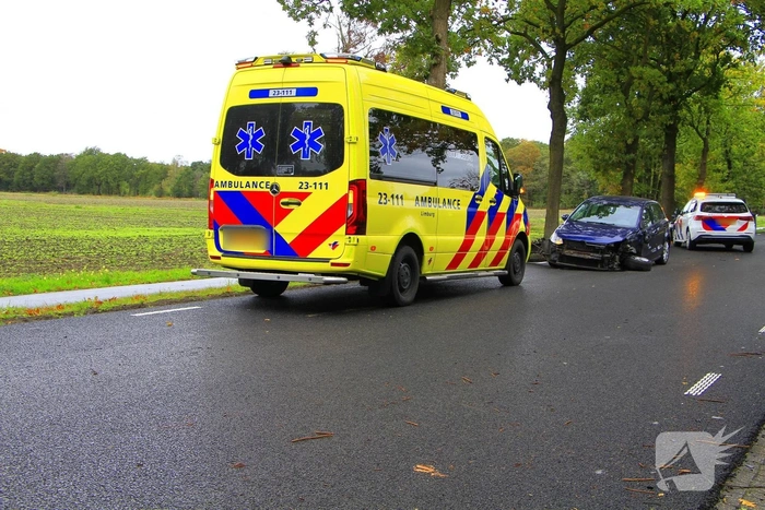 Ongeval tussen busje en auto