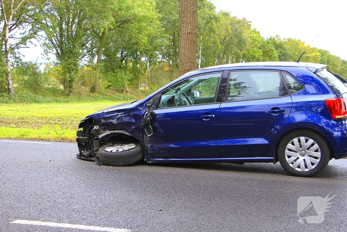 Ongeval tussen busje en auto