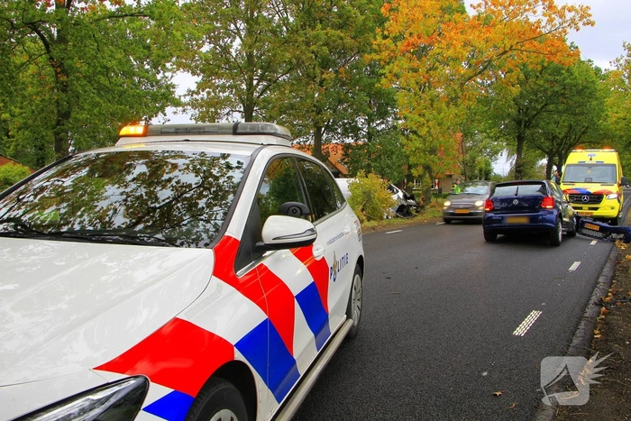 Ongeval tussen busje en auto