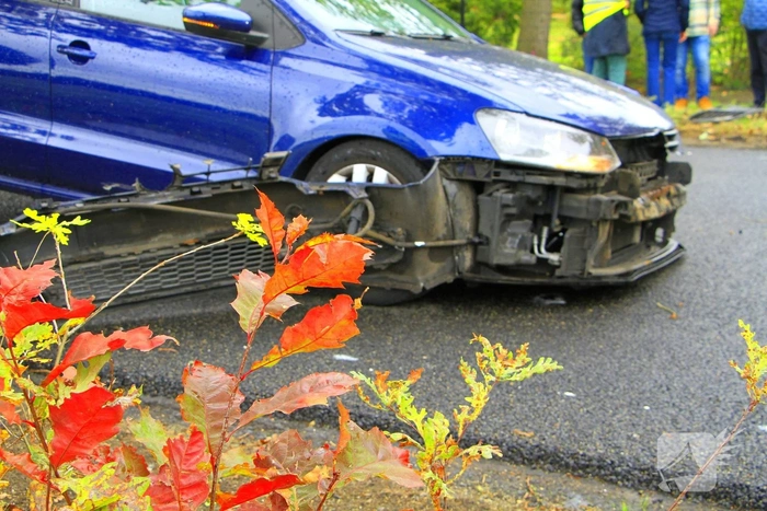 Ongeval tussen busje en auto