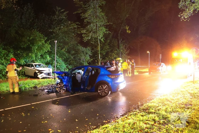 Frontale aanrijding veroorzaakt gewonden