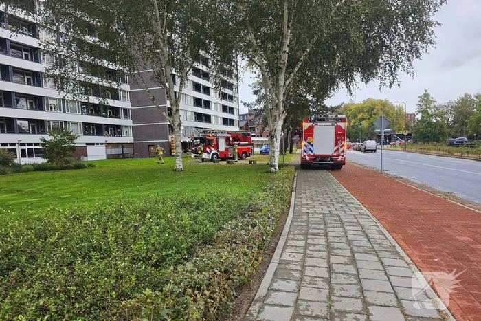 Zonnescherm raakt los bij flatwoning