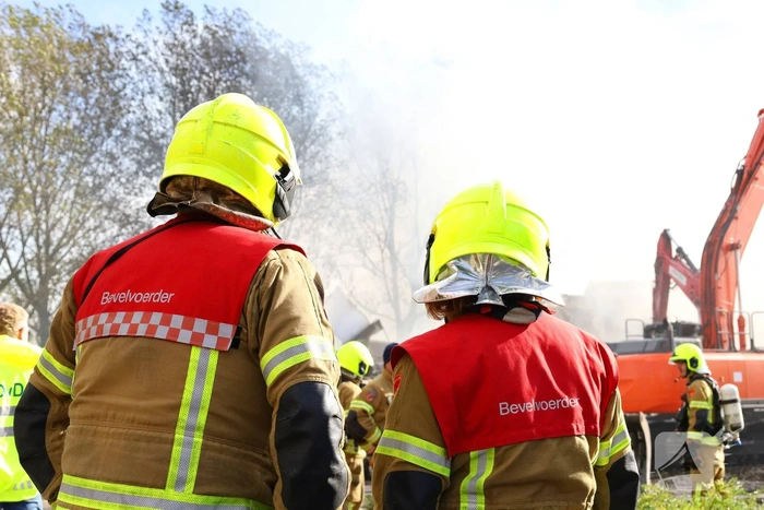 Groothandel verwoest door grote brand tijdens storm