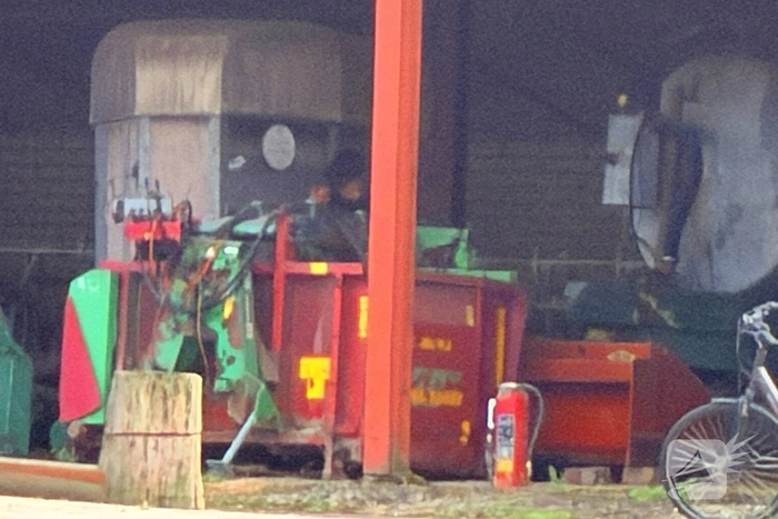 Brand in boerenschuur met landbouwmachines