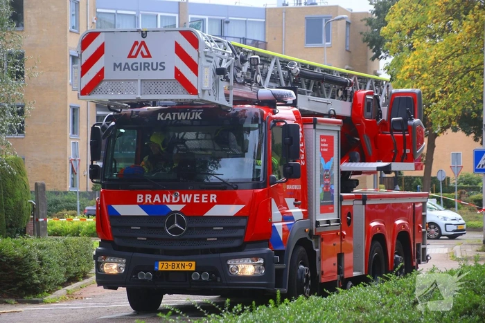 Grote tak breekt af, brandweer ingezet