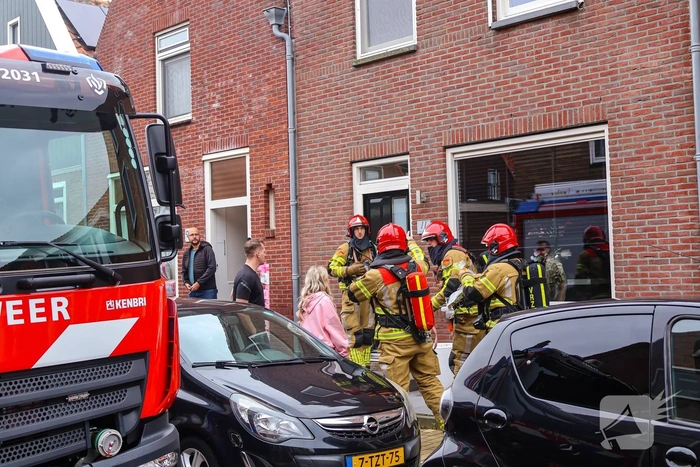 Bewoner ontdekt brand in eigen huis