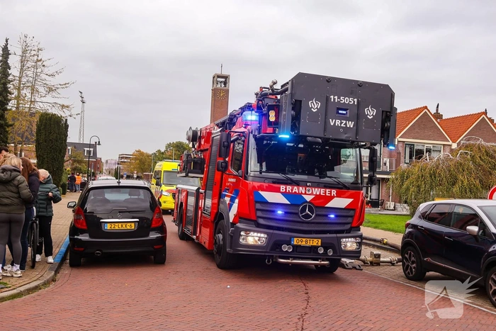 Bewoner ontdekt brand in eigen huis