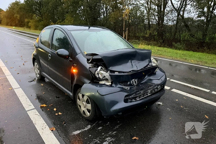 Kettingbotsing tussen vier voertuigen