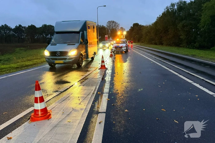 Kettingbotsing tussen vier voertuigen