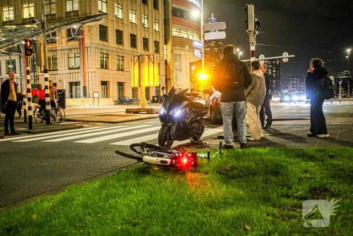 Ongeval tussen motor en fietser in Rotterdam