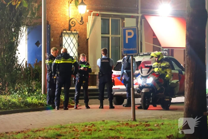 Steekincident in opvanglocatie leidt tot grote politie-inzet