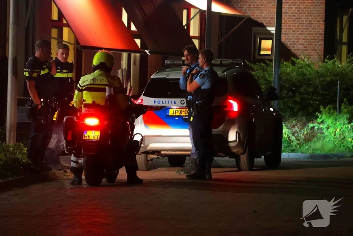 Steekincident in opvanglocatie leidt tot grote politie-inzet