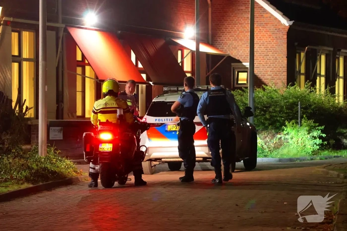 Steekincident in opvanglocatie leidt tot grote politie-inzet