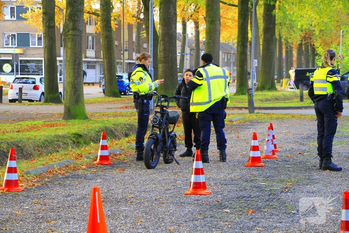 Twee scooters meegenomen voor verdere controle na politiecontrole