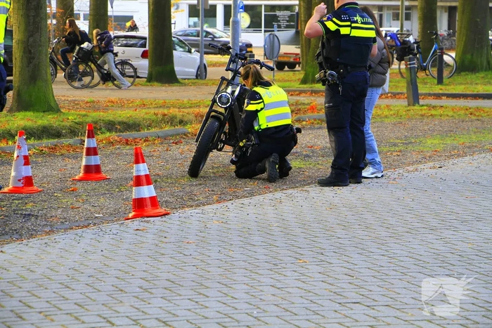 Twee scooters meegenomen voor verdere controle na politiecontrole