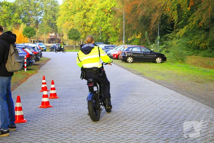 Twee scooters meegenomen voor verdere controle na politiecontrole