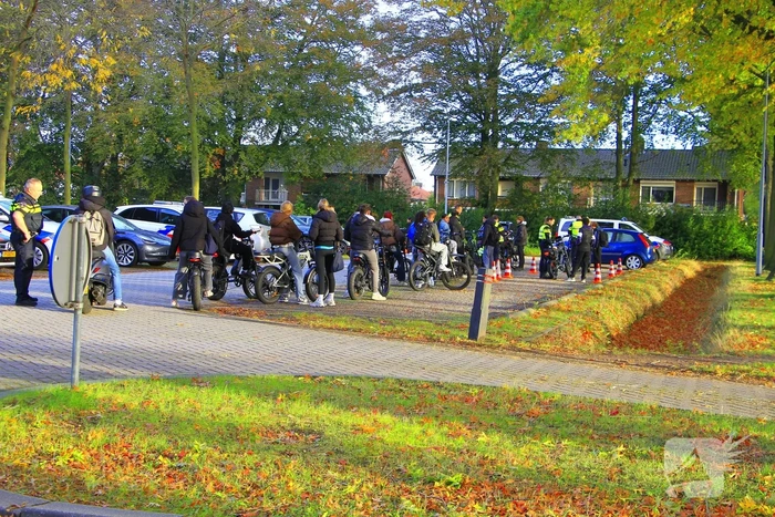 Twee scooters meegenomen voor verdere controle na politiecontrole