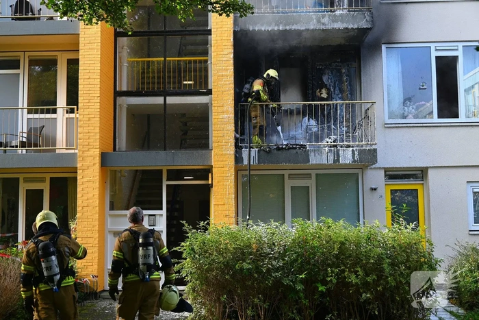 Brand in flatwoning veroorzaakt aanzienlijke schade