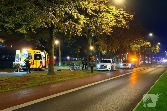 Fietsers botsten op elkaar, één zwaargewond