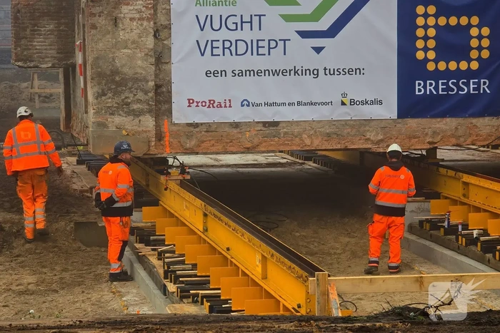 Monumentaal stationsgebouw van 720 ton wordt verplaatst