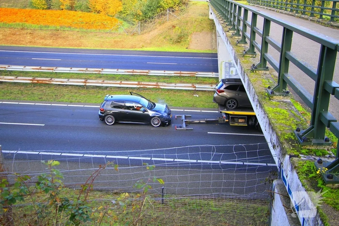 Aanrijding met meerdere voertuigen op snelweg
