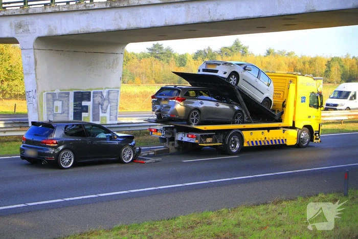 Aanrijding met meerdere voertuigen op snelweg