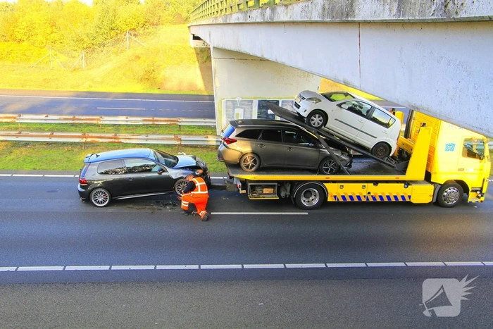Aanrijding met meerdere voertuigen op snelweg
