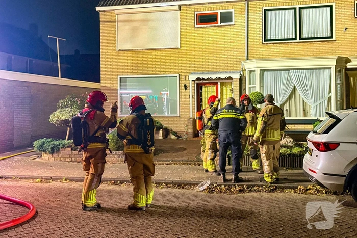 Bewoner naar ziekenhuis na brand
