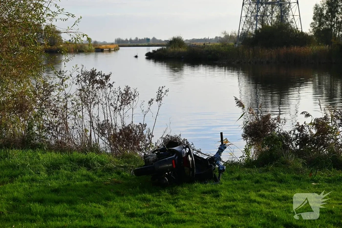 Duikers ingezet voor gedumpte scooter