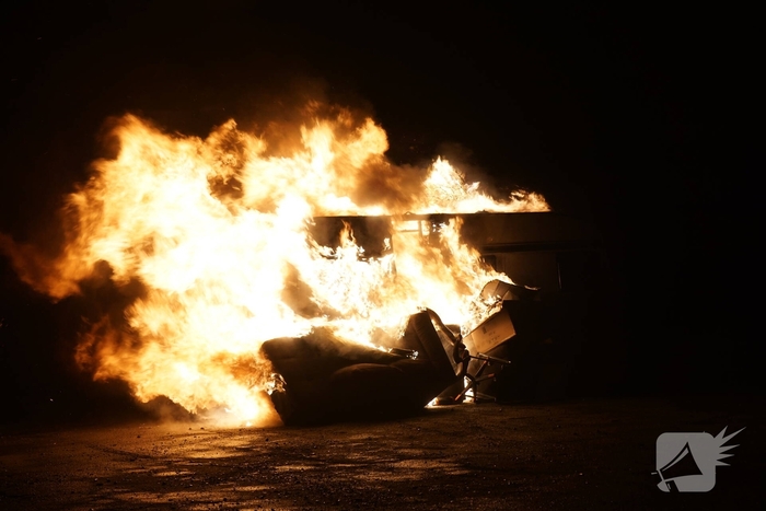 Caravan gaat in vlammen op