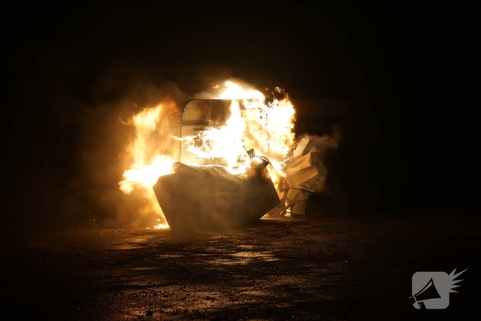Caravan gaat in vlammen op