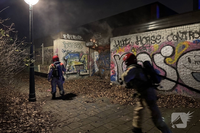 Brandweer zaagt kraakpand open wegens brand