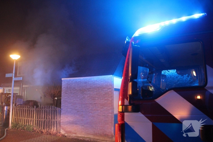 Traumateam opgeroepen bij uitslaande woningbrand