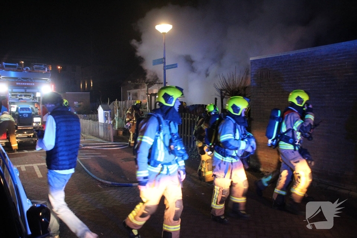 Traumateam opgeroepen bij uitslaande woningbrand