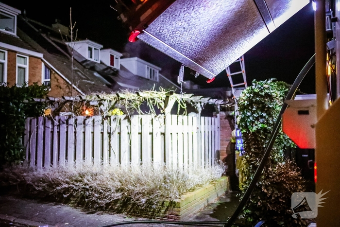Brand ontdekt in schuur achter woning