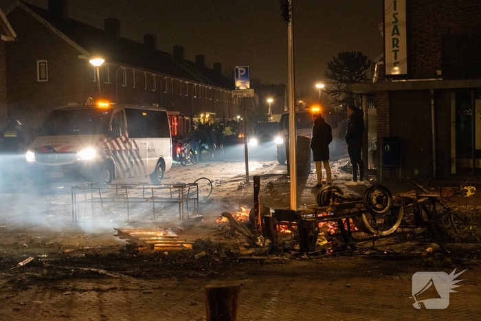 Meerdere aanhoudingen na onrust in straat