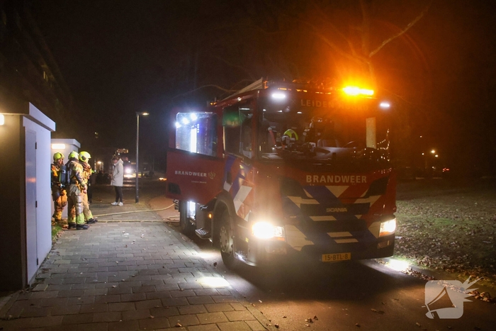Ruit van deur geforceerd wegens brandmelding